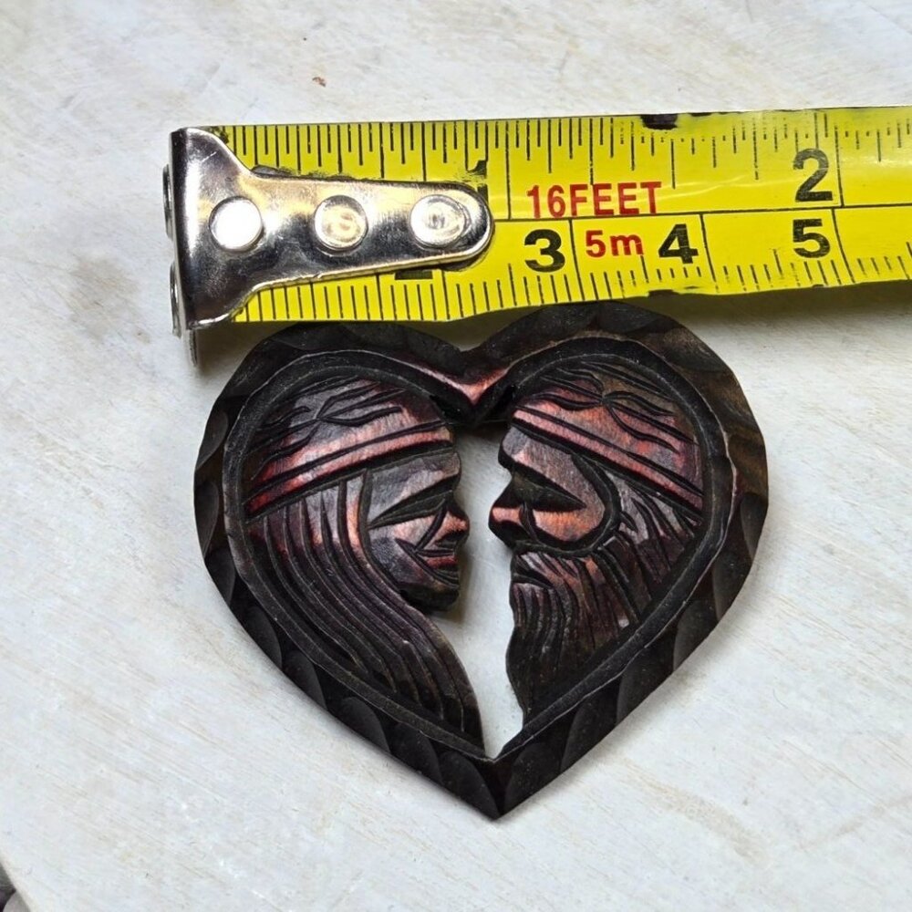 Vtg Hokkaido Wood Carved Heart brooch Artist signed Rare Jewelry dated 1965 - Picture 11 of 11